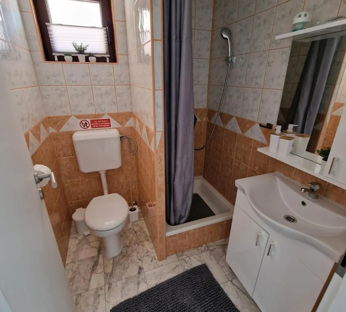Fewosaric Apartment Marlon Vir